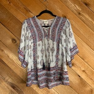Flowy White Patterned Blouse